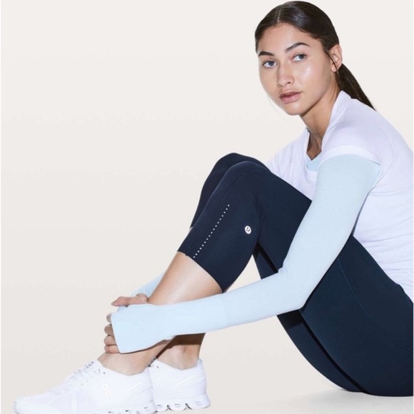 LULULEMON fast and free high rise tight cropped 
Black Leggings with Pockets - Picture 1 of 8